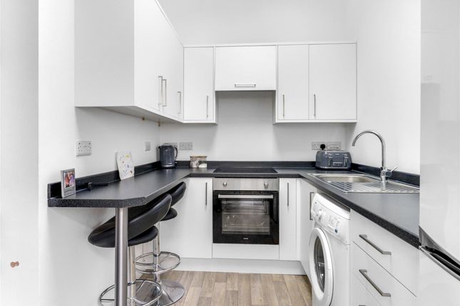 Queens Mews, Barnstaple, Devon, EX32 2 bed semi