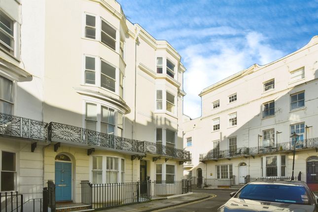Studio flat for sale