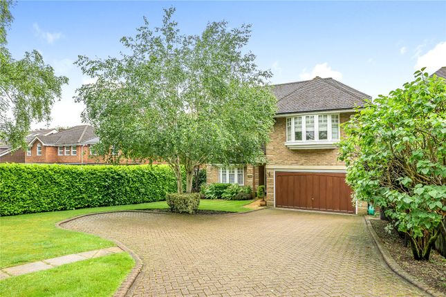 Barnet Road, Arkley, Hertfordshire, EN5 5 bed detached house for sale