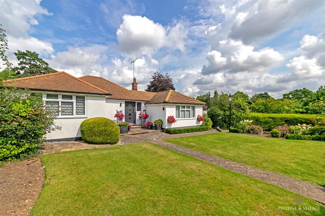 White Lodge, 2a Goodyers Avenue, Radlett 3 bed detached bungalow for sale