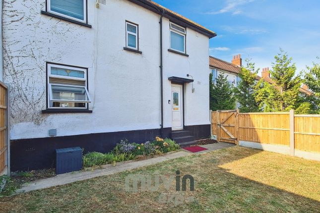 Hillcrest Avenue, Grays RM20 3 bed semi