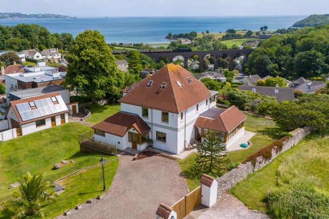 BASCOMBE ROAD CHURSTON FERRERS 6 bed detached house for sale