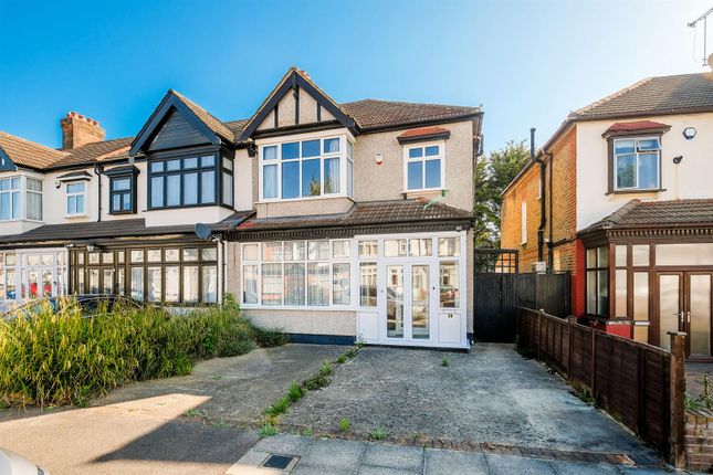 Blenheim Avenue, Ilford 3 bed end of terrace house for sale