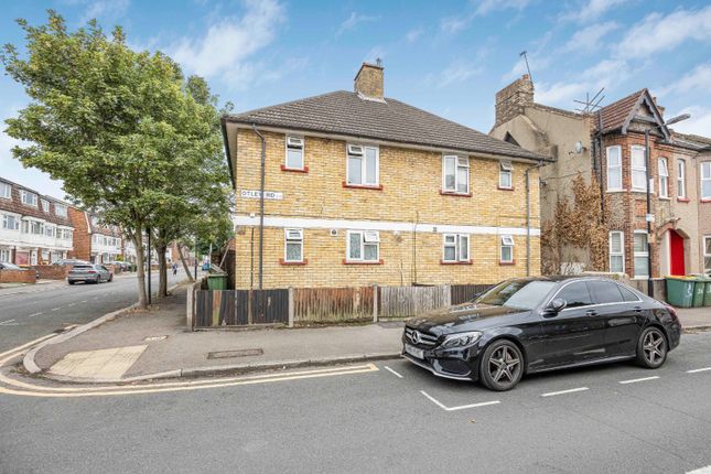 Otley Road, London, E16 2 bed semi