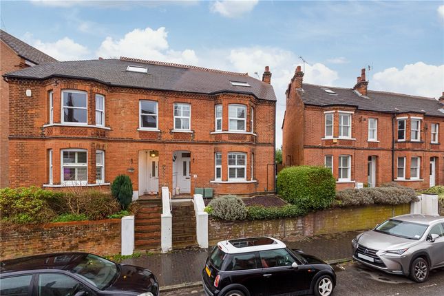 Approach Road, St. Albans... 5 bed semi