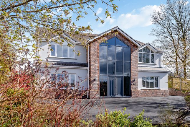 6 bed detached house