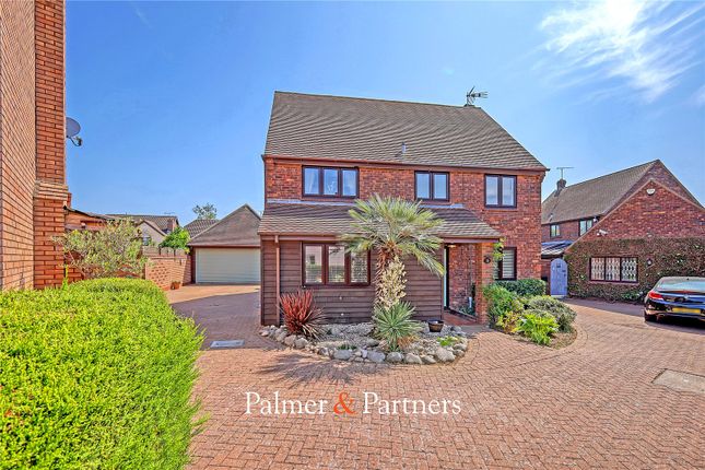 Bulbecks Walk, Chelmsford CM3 4 bed detached house for sale