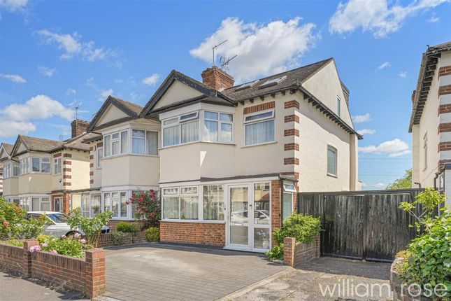 Deynecourt Gardens, London E11 5 bed semi