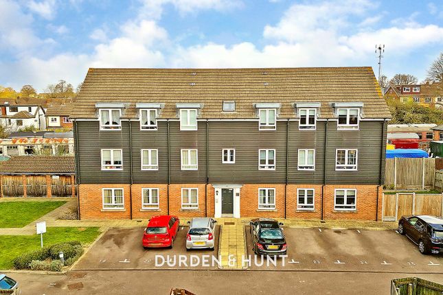 Victoria Road, Ongar, CM5 2 bed apartment for sale