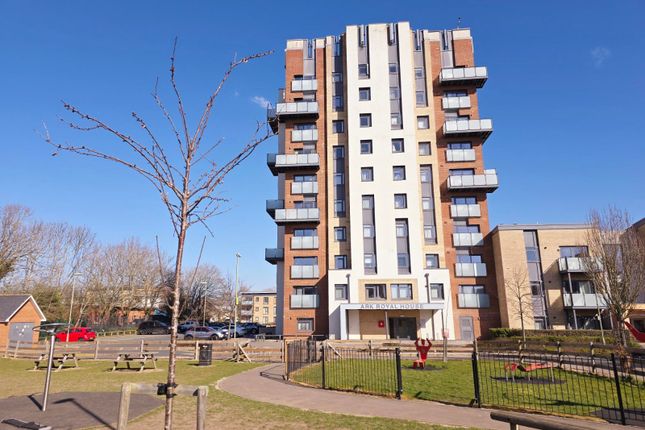 Blanchard Avenue, Hampshire PO13 2 bed flat for sale