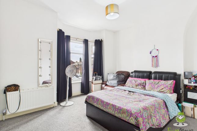 Derrington Avenue, Crewe CW2 3 bed terraced house for sale