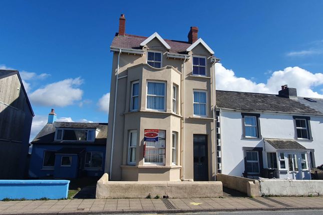 5 bedroom end of terrace house for sale