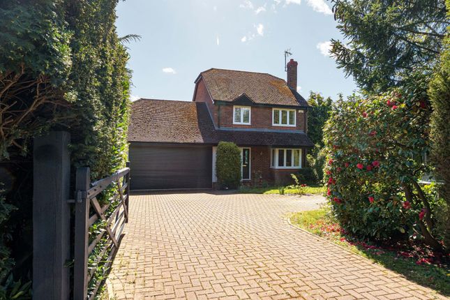 New Road, Reading RG10 4 bed detached house for sale