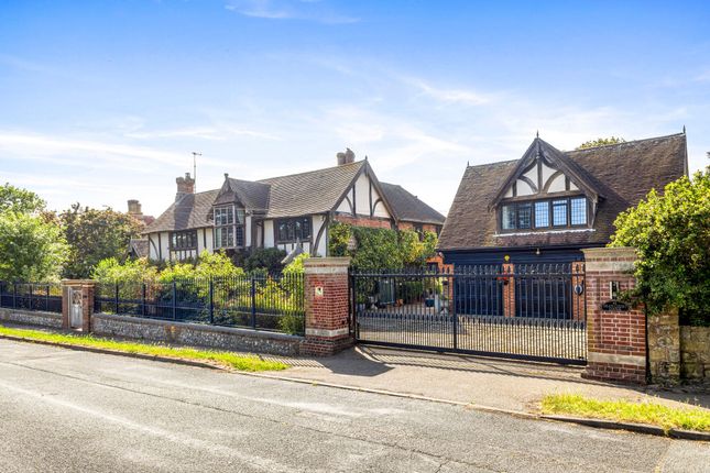 Dean Court Road, Brighton BN2 6 bed detached house for sale