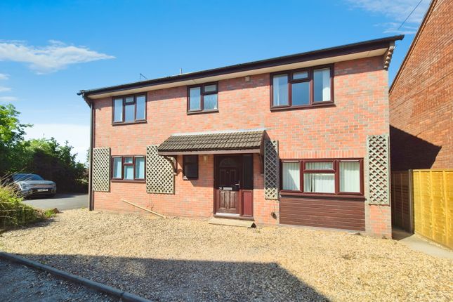 3 bed detached house
