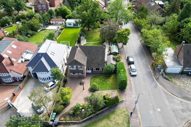 Barnet Road, Barnet EN5 4 bed detached house for sale