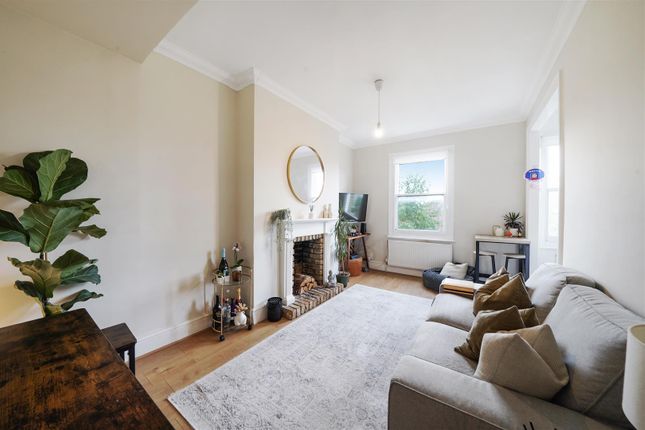 Pember Road, Kensal Rise, London 2 bed flat for sale