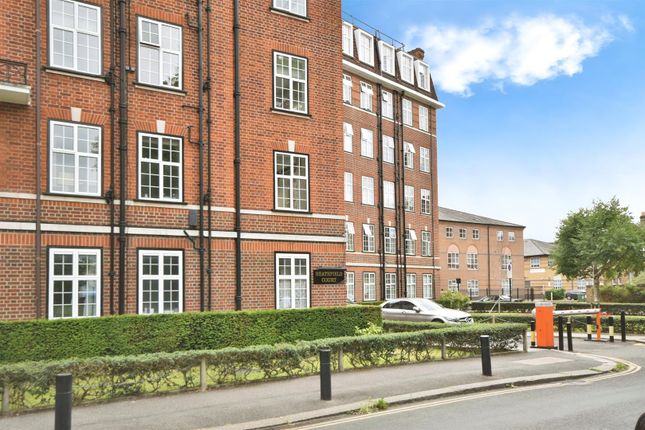 Heathfield Terrace, London 1 bed flat for sale