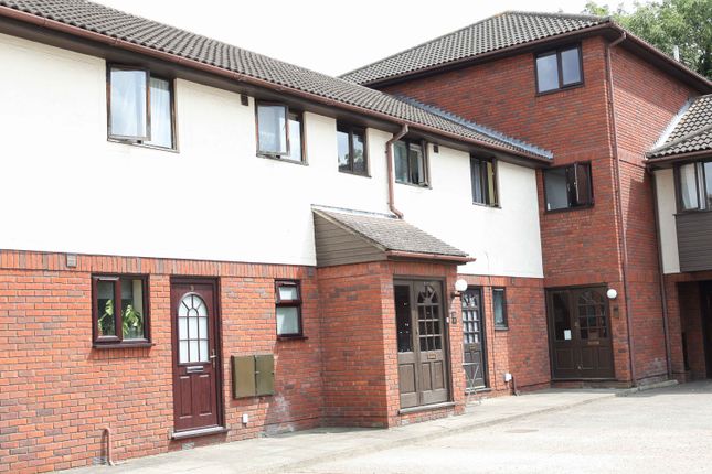 Jutsums Lane, Romford RM7 1 bed flat for sale
