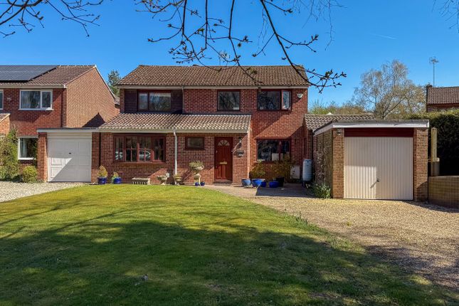 Penwood, Highclere, Newbury, RG20 4 bed link detached house for sale