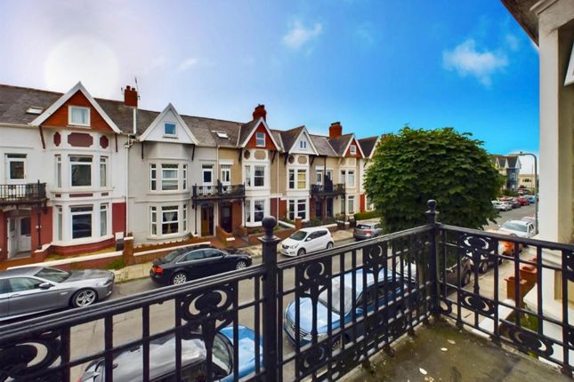 Esplanade Avenue, Porthcawl CF36 2 bed apartment for sale