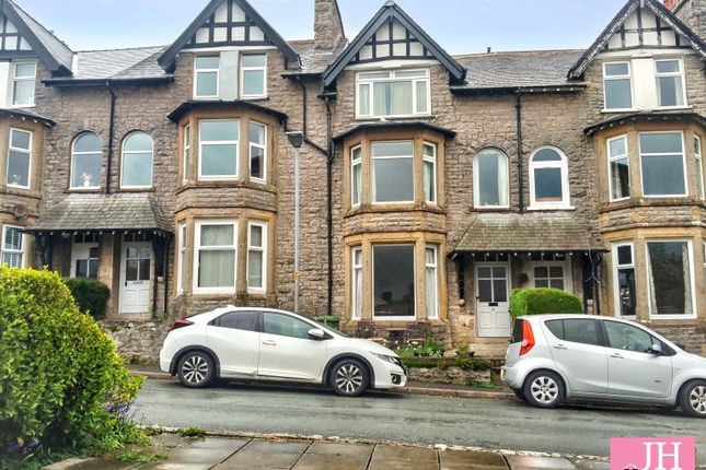 3 bed flat