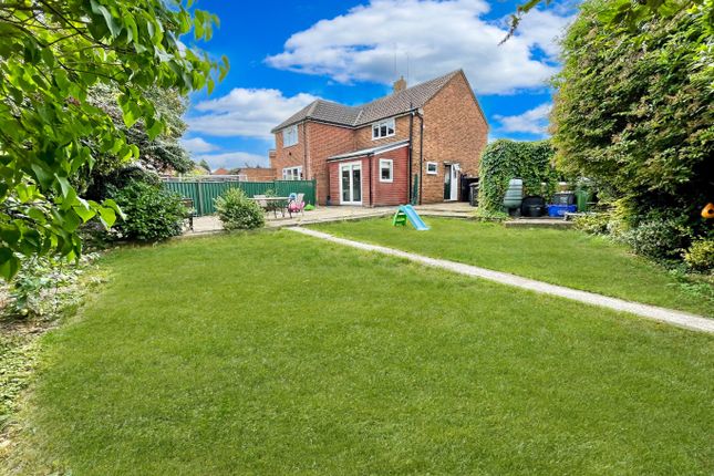 Oakwood Drive, Luton, Bedfordshire... 2 bed semi