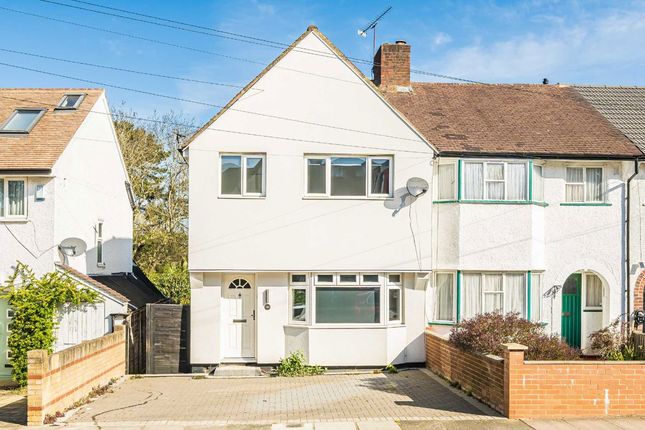 Fulwell Park Avenue, Twickenham TW2 3 bed end of terrace house for sale