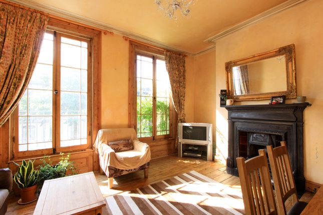 Carter Street, Walworth, SE17 3 bed apartment for sale