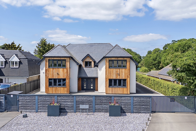 Church Road, Ramsden Bellhouse, CM11 4 bed detached house for sale