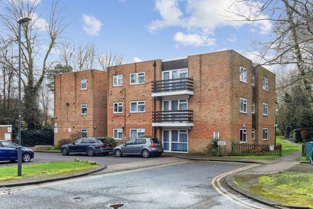 2 bedroom ground floor flat for sale