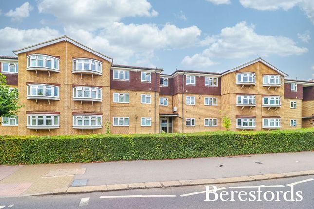 Hall Lane, Upminster, RM14 2 bed apartment for sale
