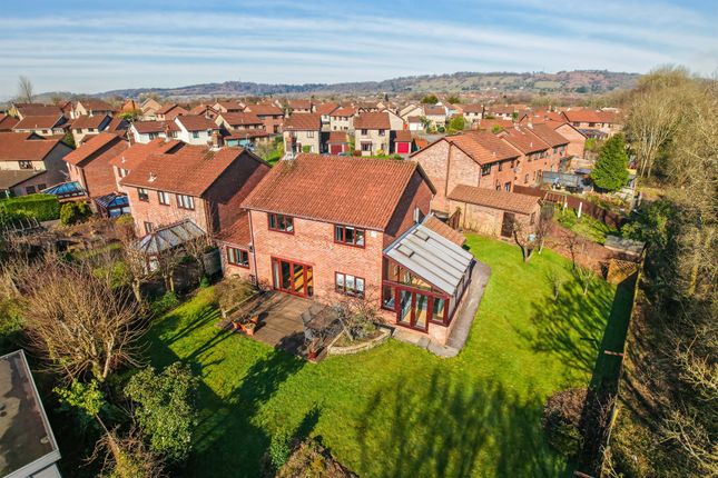 4 bed detached house