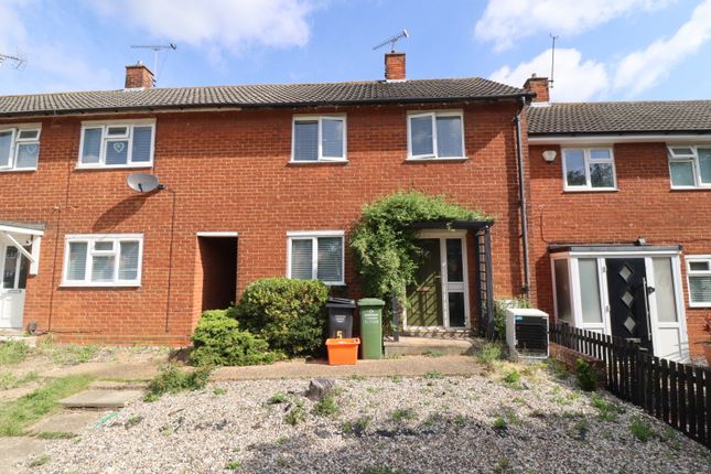 Spenders Close, Basildon, Essex, SS14 2 bed terraced house for sale