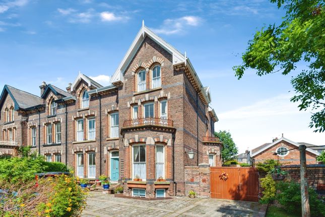 9 bedroom semi-detached house for sale