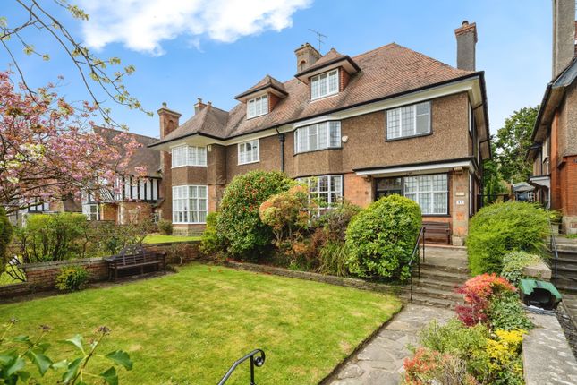 5 bedroom semi-detached house for sale