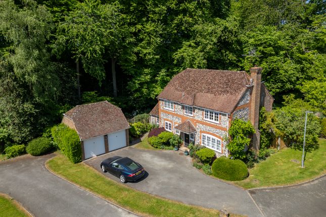Willow Chase, High Wycombe HP15 4 bed detached house for sale