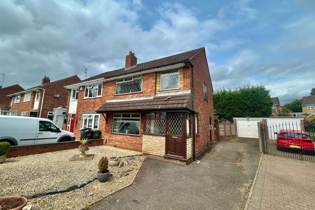 Keats Close, Lower Gornal DY3 3 bed semi