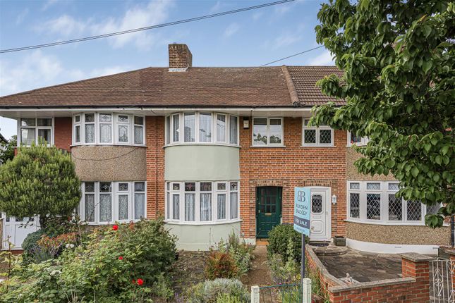 Maypole Crescent, Hainault 3 bed terraced house for sale
