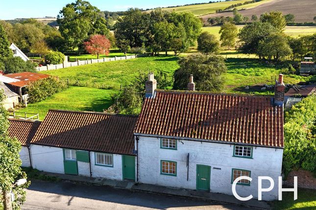 Folkton, Scarborough 5 bed detached house for sale