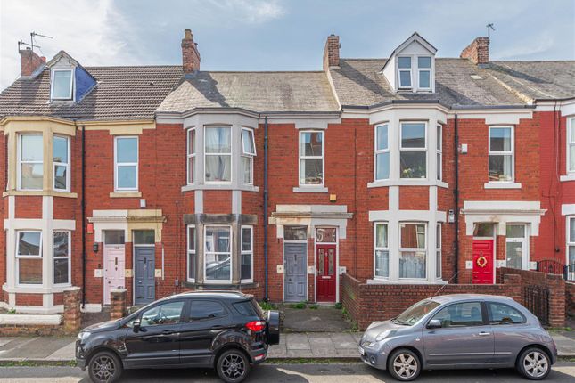 3 bedroom flat for sale