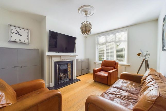 The Green, Nottingham NG14 4 bed semi