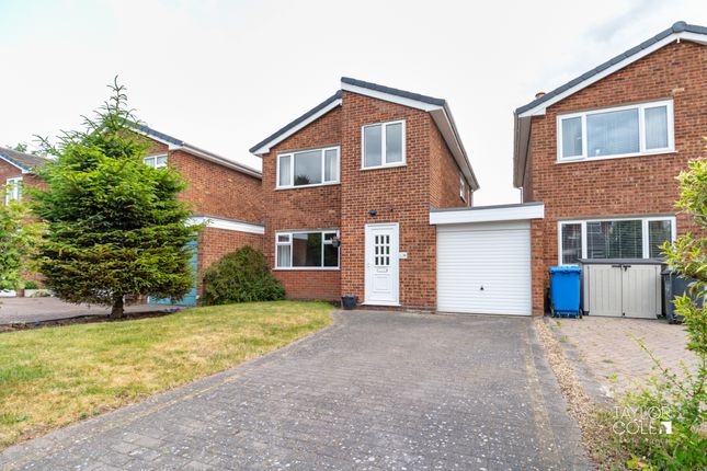 Cromwell Road, Tamworth 3 bed link detached house for sale