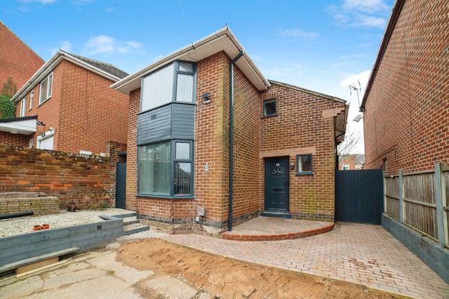 2 bedroom detached house for sale