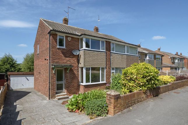 Moseley Wood Gardens, Cookridge, LS16 3 bed semi