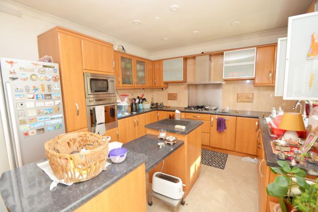 Alexandra Avenue, Harrow, HA2 8PQ 5 bed semi