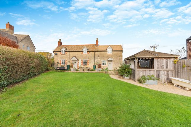 Wootton Woodstock, Oxfordshire, OX20 1ER 3 bed cottage for sale