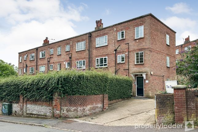 1 bedroom ground floor flat for sale