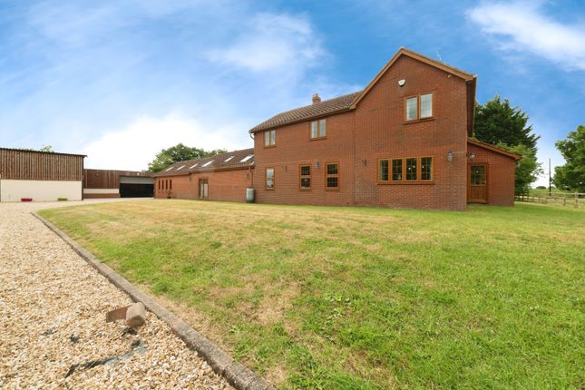 6 bedroom farm house for sale
