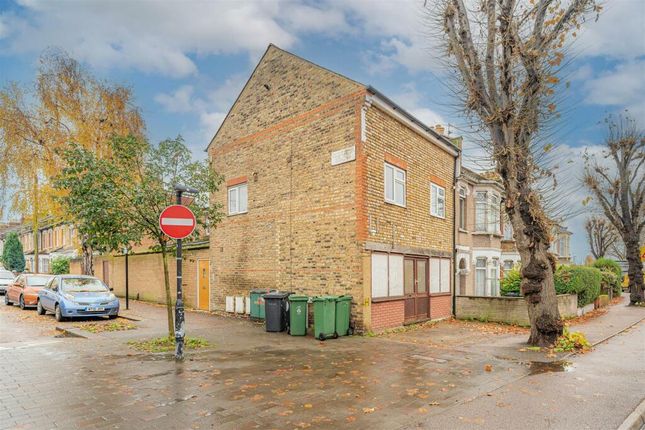 Blackhorse Lane, London House for sale